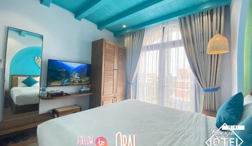 King Room with Balcony