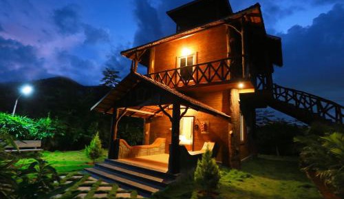 Suite with Mountain View