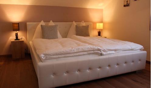 One-Bedroom Apartment with Balcony