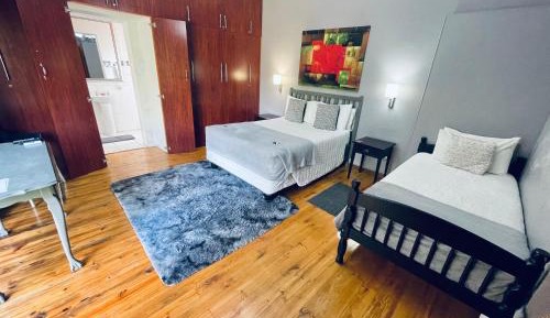 Family Room with Garden View