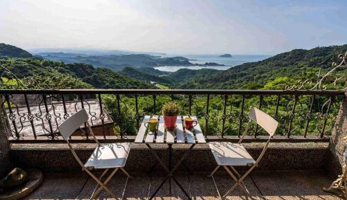Double Room with Balcony and Sea View