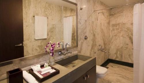 Deluxe Double Room (2 Adults + 1 Child)