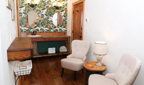 One-Bedroom Bungalow