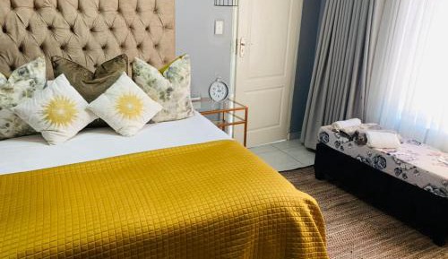 Standard Queen Room