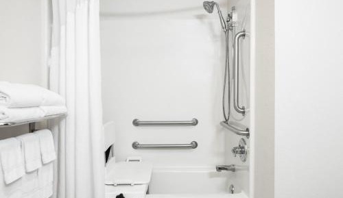 Standard King Room with Mobility Accessible Tub