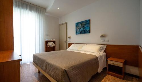 Double Room with Lateral Sea View