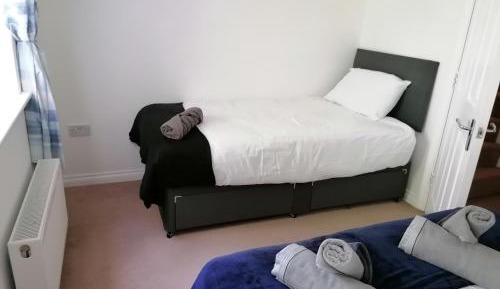 Deluxe Double Room (2 Adults + 1 Child)