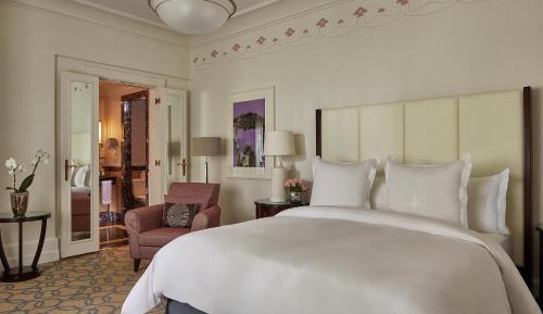 Superior Room with One King Bed