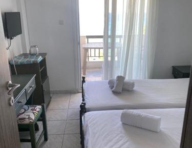 Studio (2 Adults) - Second Floor