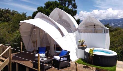 Delux Tent with Hot Tub