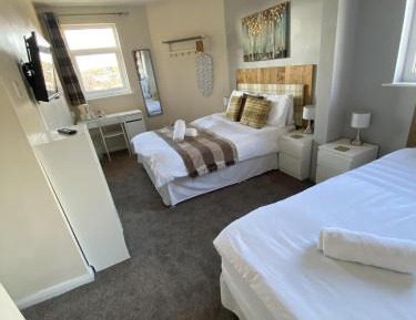 Triple Room with Private Bathroom