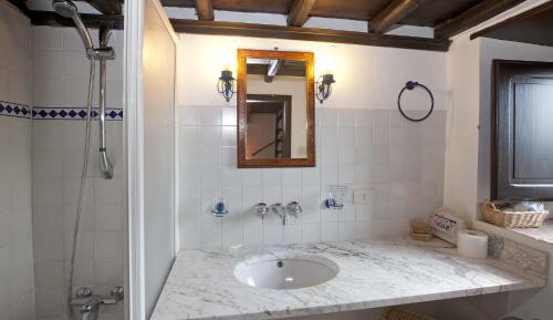 One-Bedroom House with Terrace - Split Level