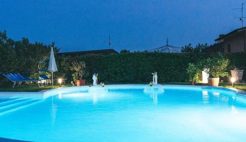 Apartment with Garden View