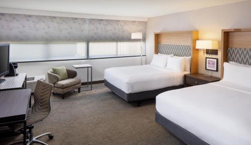 Queen Room with Two Queen Beds - Mobility Access Tub/Non-Smoking