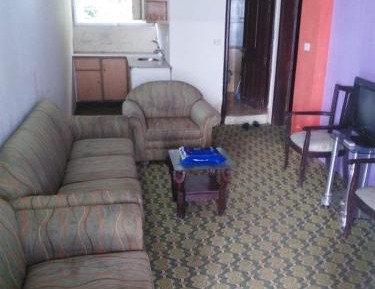 Apartment with Mountain View