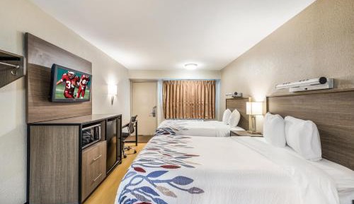 Deluxe Room with Two Double Beds Smoke Free