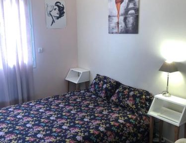Standard Double Room with Shared Bathroom
