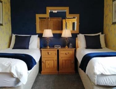Twin Room with Private Bathroom