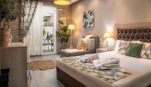 Junior Suite with Garden View