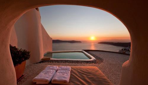 Kapari Up & High with Outdoor Hot tub & Panoramic Caldera View