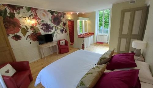 Double Room with Private Bathroom