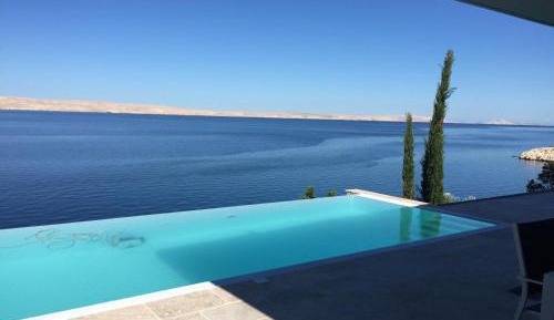 Villa - Beach Front