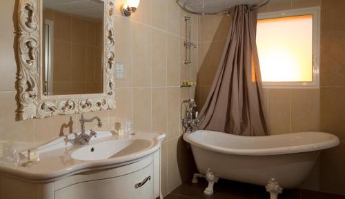 Classic Double Room with Terrace and River View