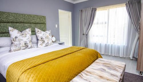 Premium Queen Room