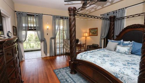 King Room with Balcony