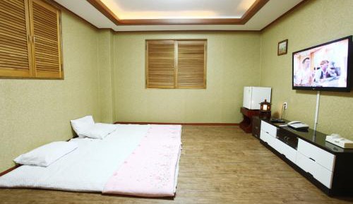 Korean-Style Room (2 Adults) 