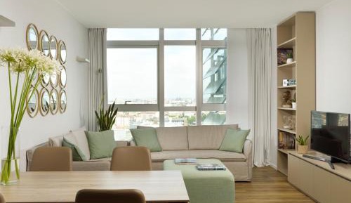 Superior One-Bedroom Apartment