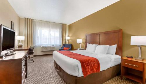 Standard King Room with Tub - Accessible/Non-Smoking