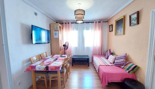 PO1 Double Room with Shared Bathroom