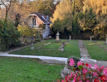 Suite with Garden View