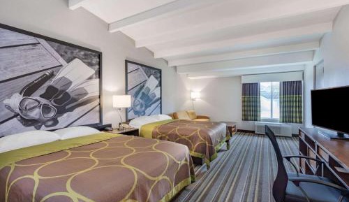 Deluxe Queen Room with Two Queen Beds - Non-Smoking