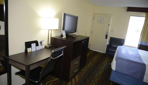 King Room - No Pets/Non-Smoking