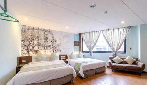 Quadruple Room with Private Bathroom