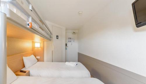 Triple Room (3 single Beds)