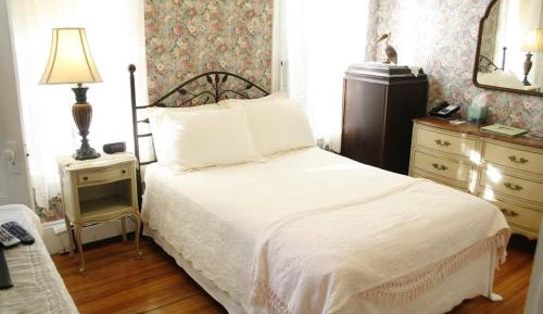 The Duo - 2 Bedrooms with Private External Bathroom