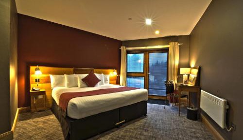 Deluxe Accessible Guest Room 