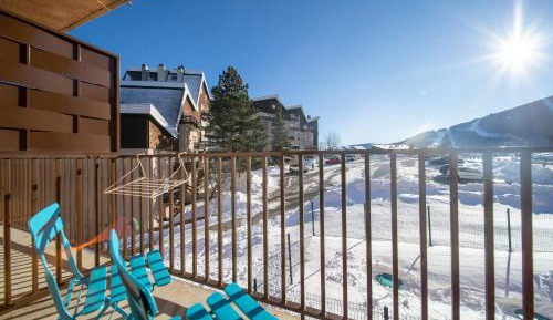 Studio with Mountain View