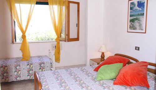 One-Bedroom Apartment (5 Adults)