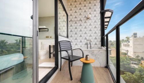 Double Room with Balcony and Sea View