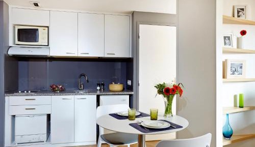 Deluxe One-Bedroom Apartment with Air Conditioning