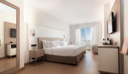Junior Family Suite (2 Adults + 2 Children)