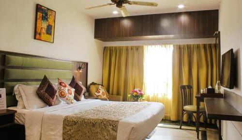 Deluxe Room with 15% Food and Beverage Discounts