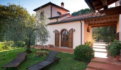 Villa with Garden View