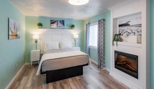 Two Queen Kitchenette