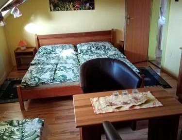 Triple Room with Private Bathroom and Shared Kitchen