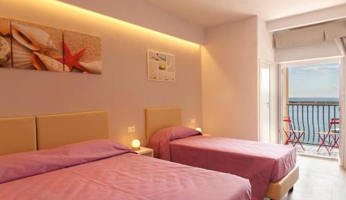 Triple Room with Balcony and Sea View